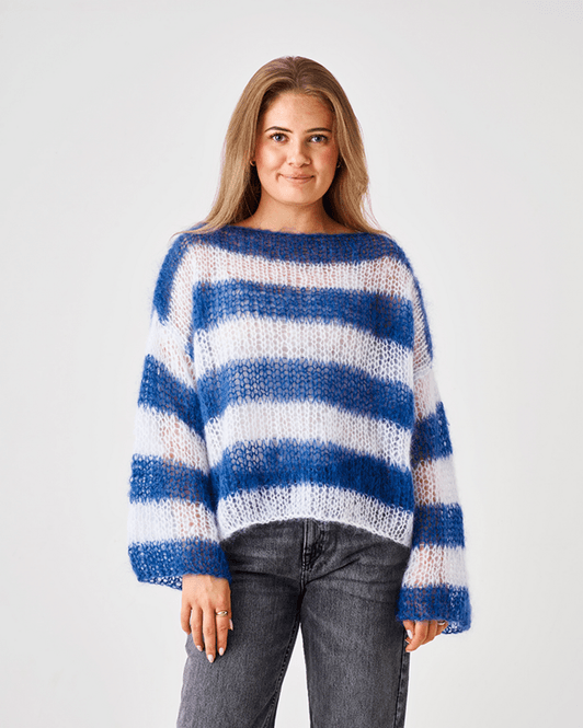 Hovedbilde Sweater med striper. Oppskrift.