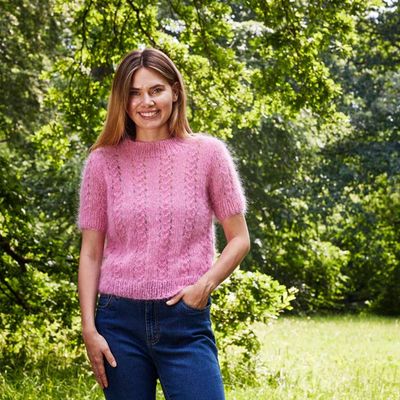 Kortermet sweater med hullmønster. Oppskrift