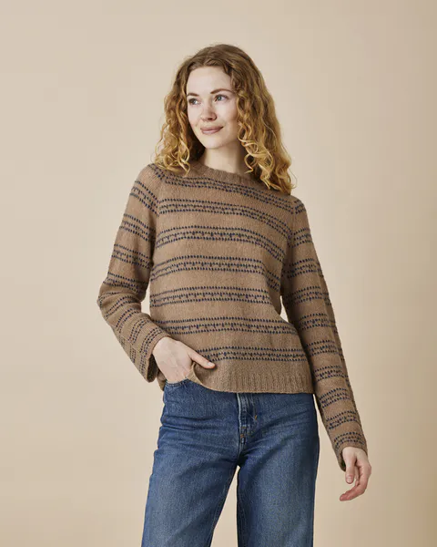 Hovedbilde Bluse i mønster med løftede masker. Garnpakke