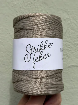 Mere snor.